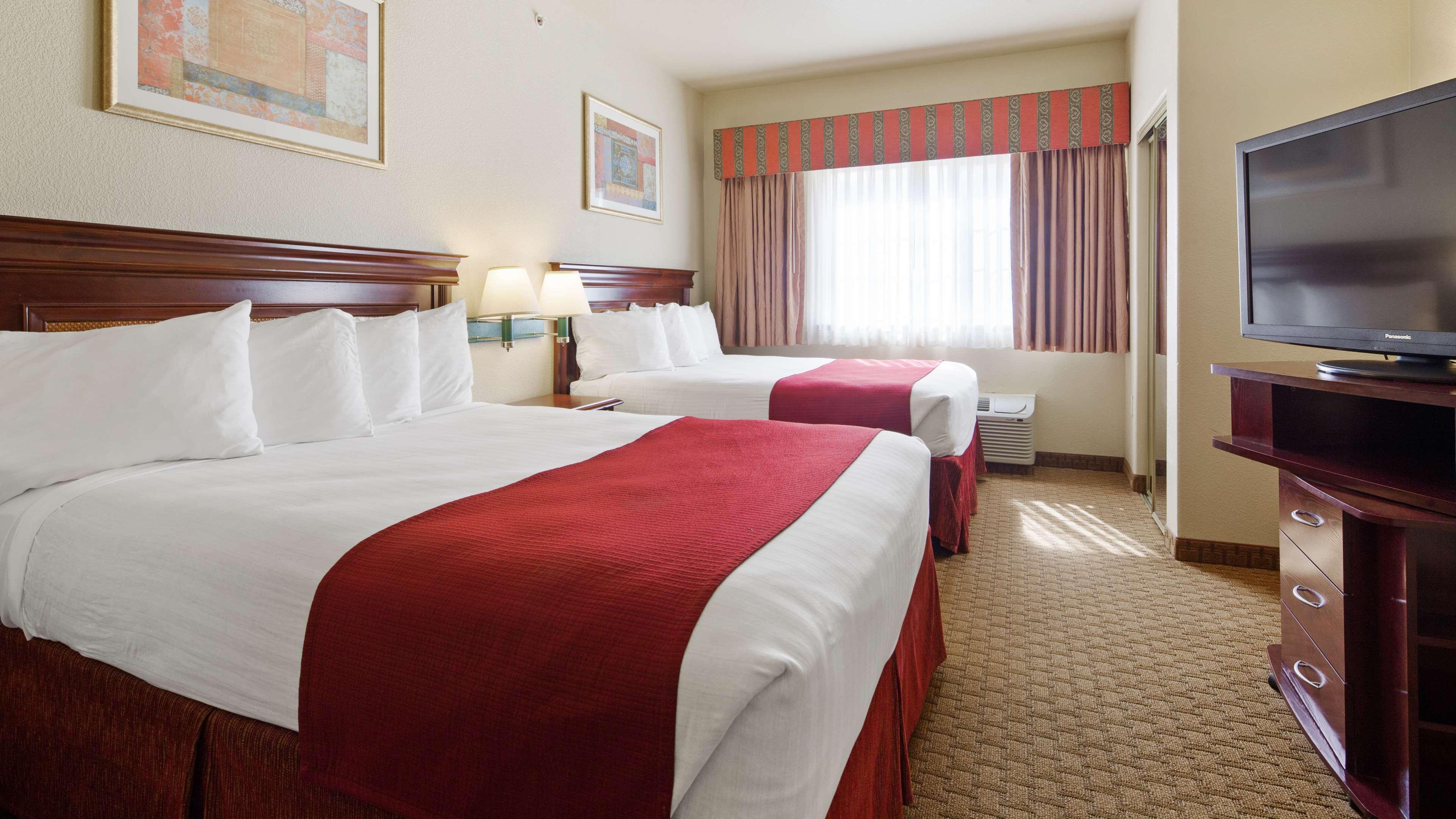 Best Western Plus Pratt Екстер'єр фото