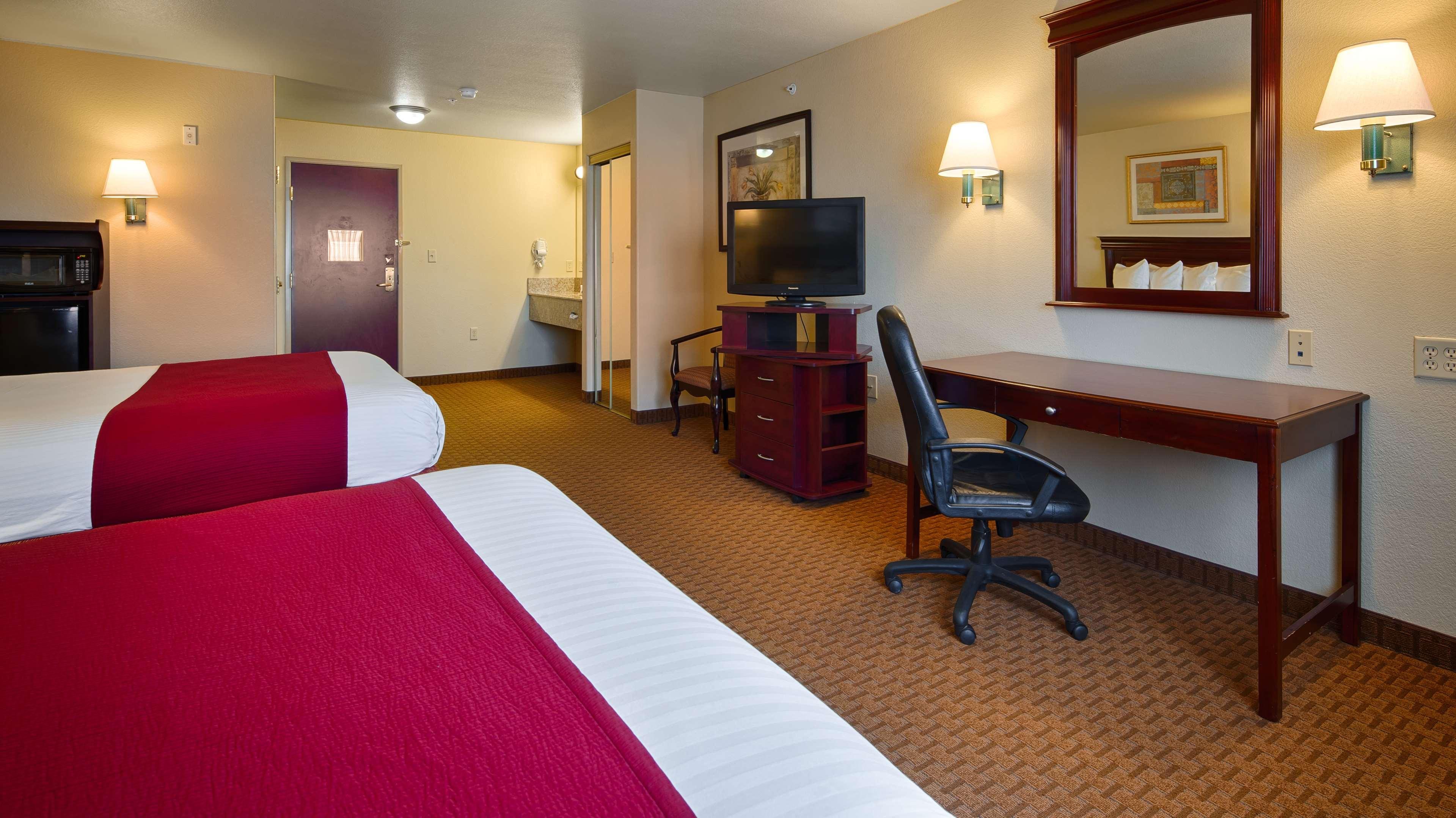 Best Western Plus Pratt Екстер'єр фото