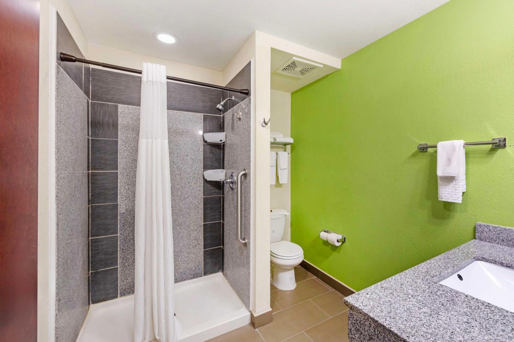 Best Western Plus Pratt Екстер'єр фото