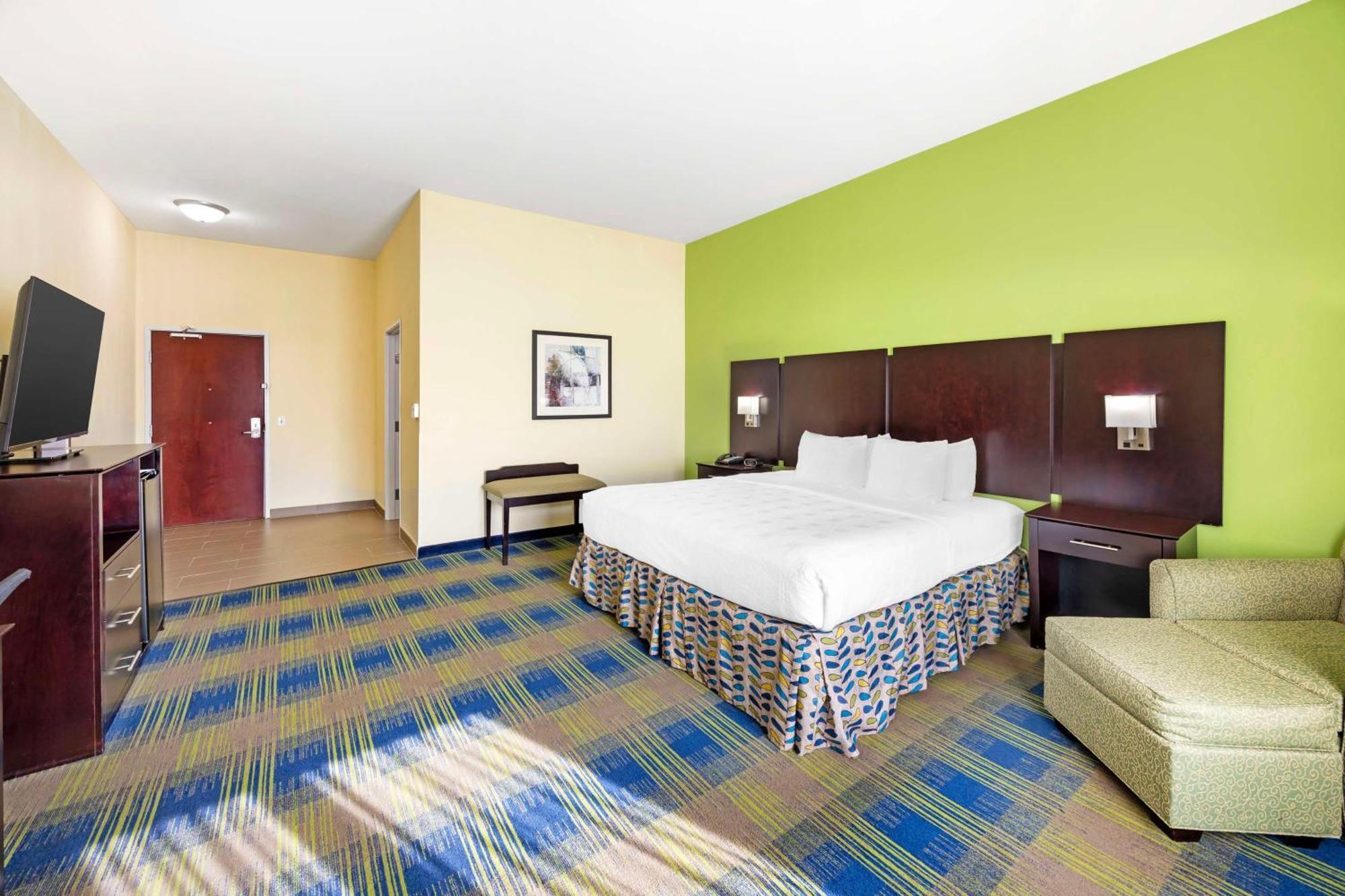 Best Western Plus Pratt Екстер'єр фото