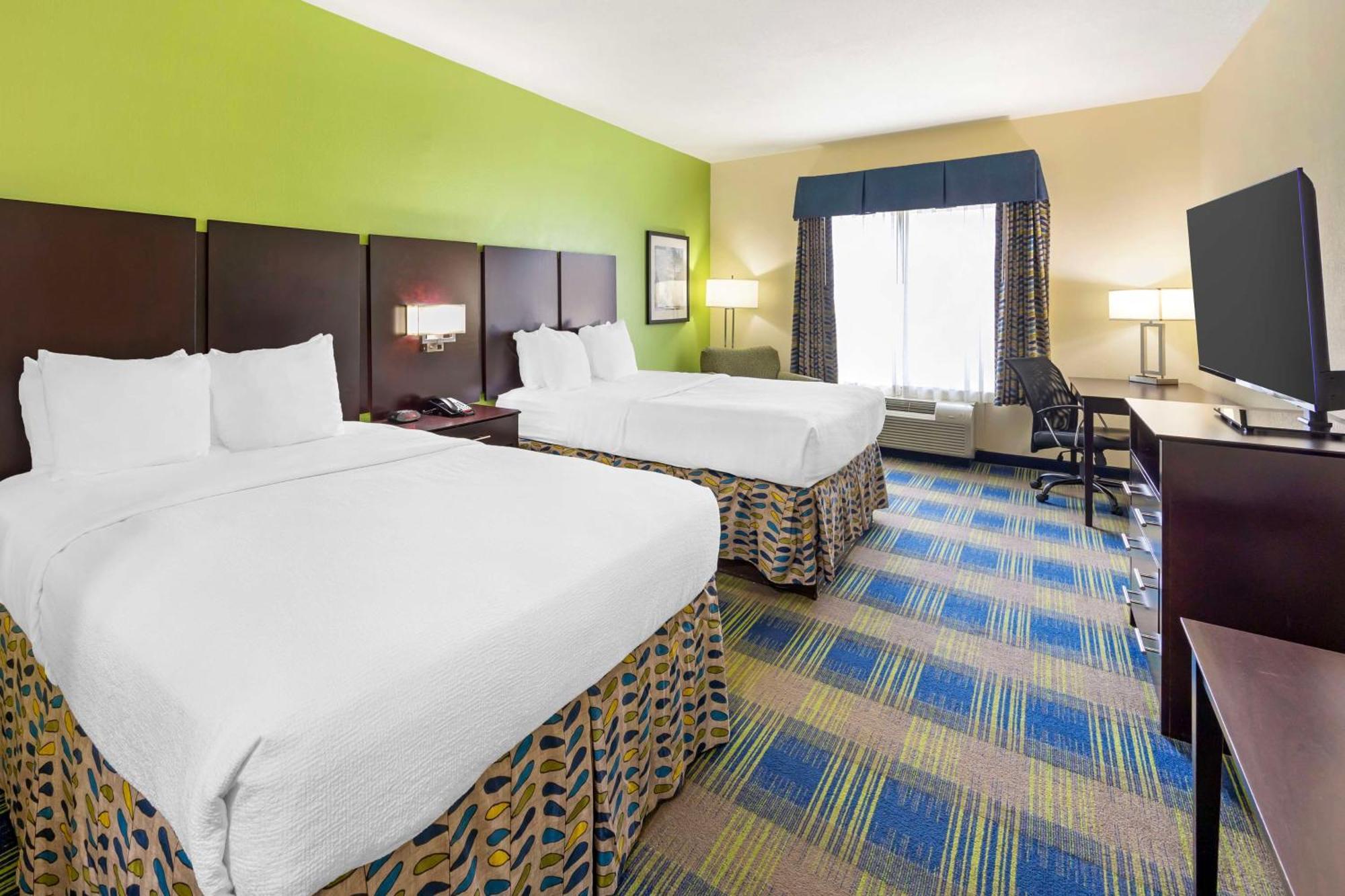 Best Western Plus Pratt Екстер'єр фото