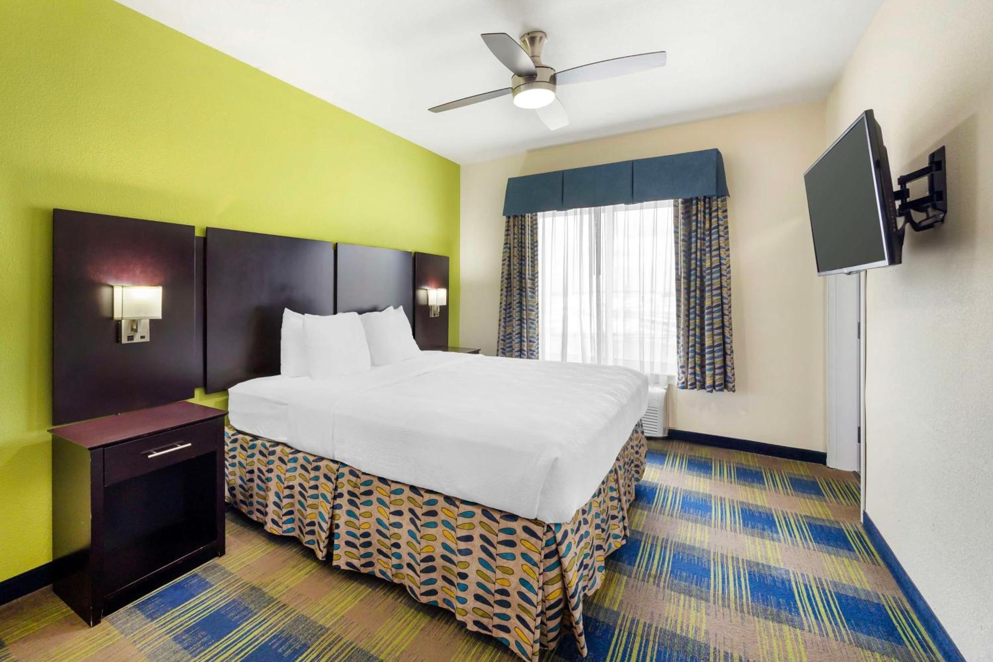 Best Western Plus Pratt Екстер'єр фото