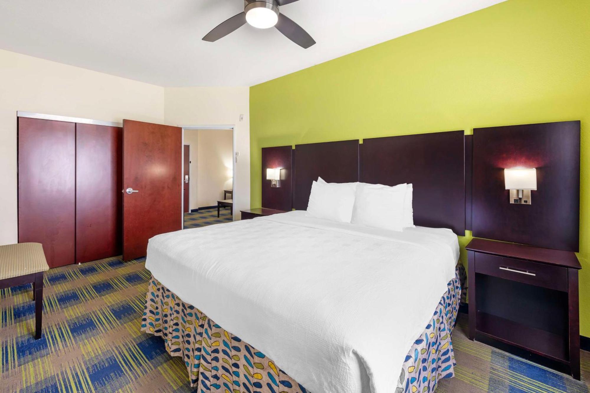 Best Western Plus Pratt Екстер'єр фото