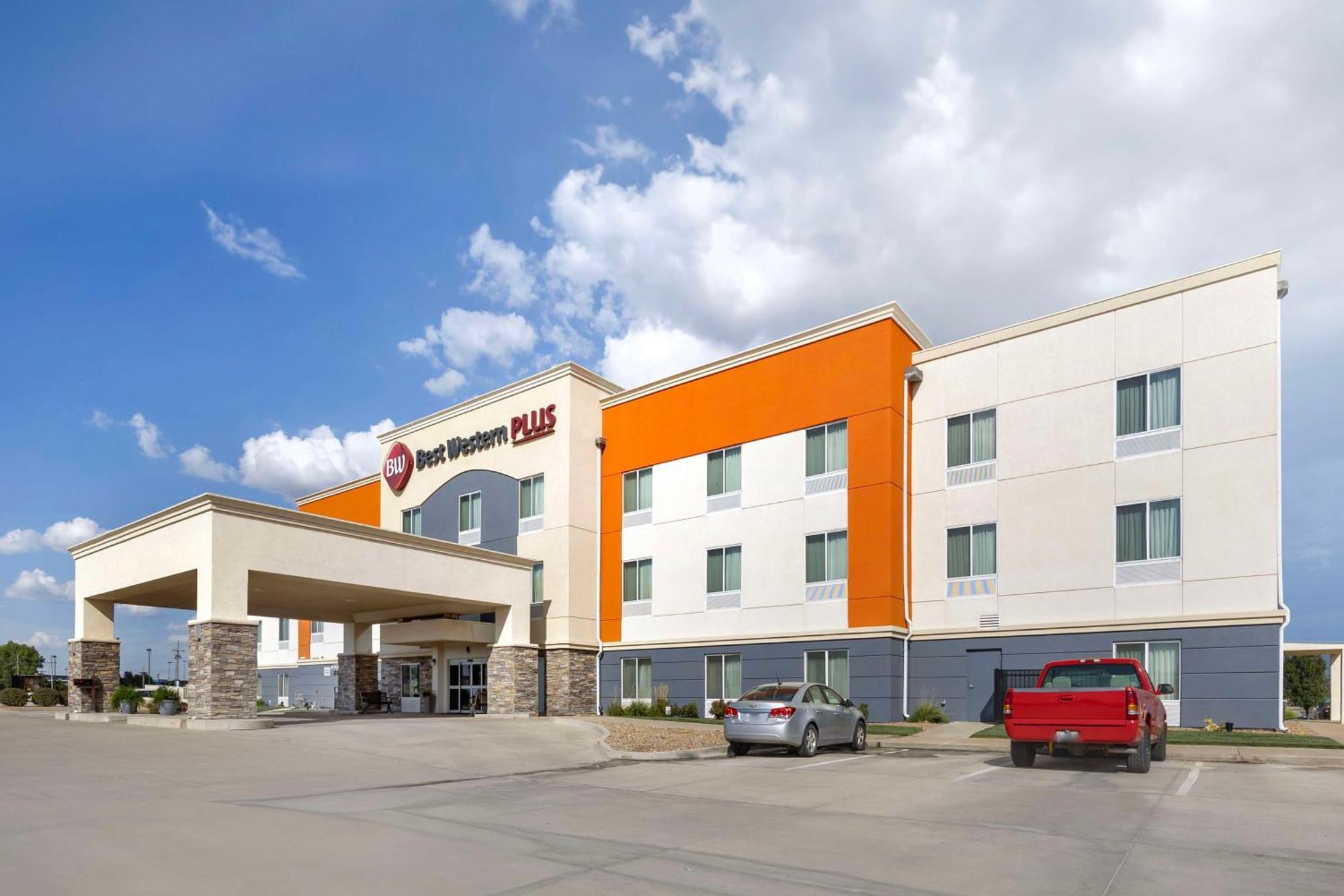 Best Western Plus Pratt Екстер'єр фото