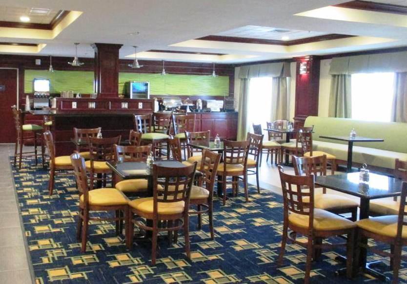 Best Western Plus Pratt Екстер'єр фото
