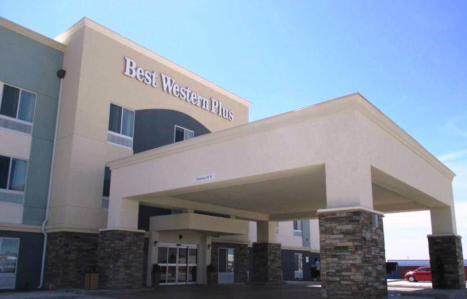 Best Western Plus Pratt Екстер'єр фото
