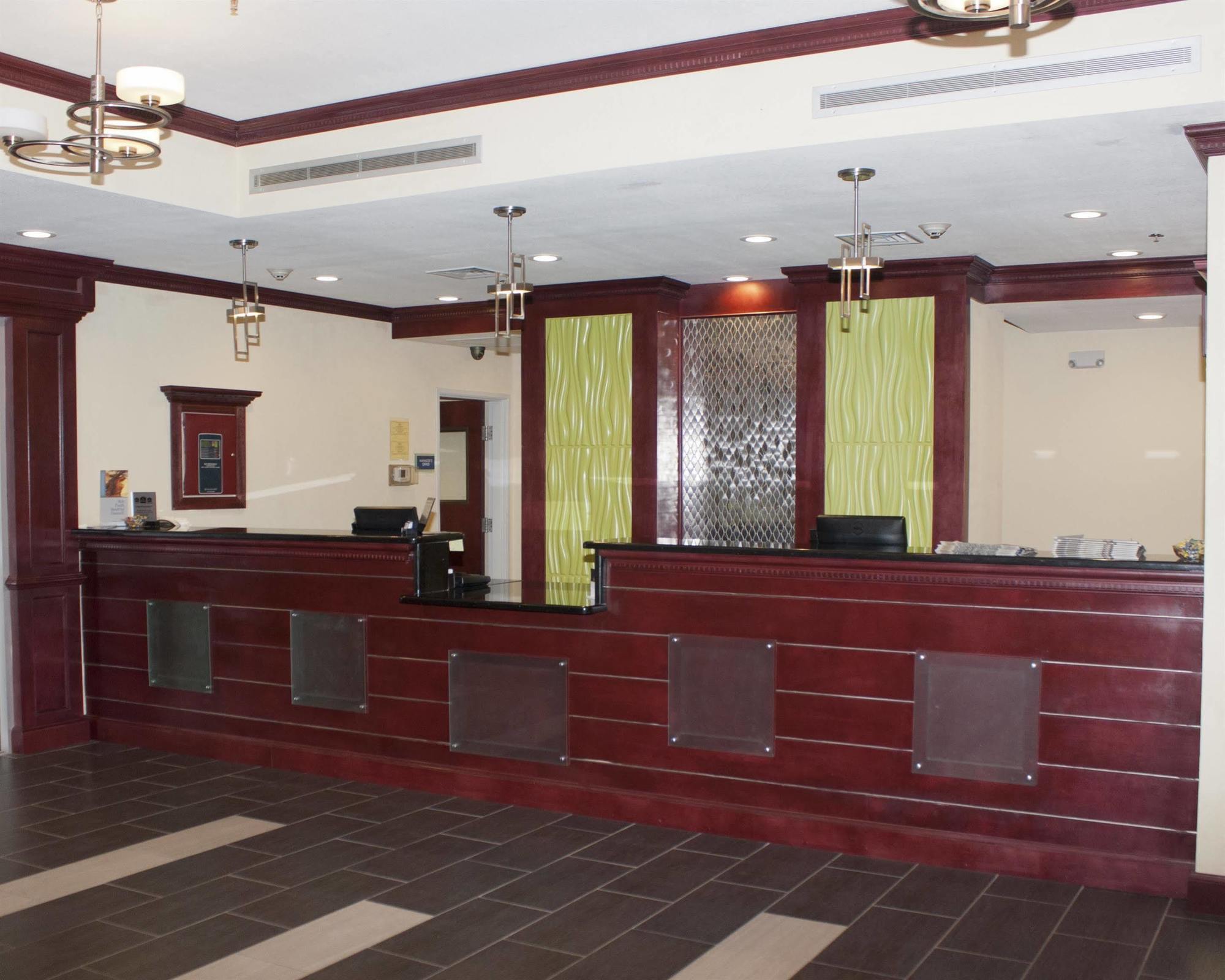 Best Western Plus Pratt Екстер'єр фото