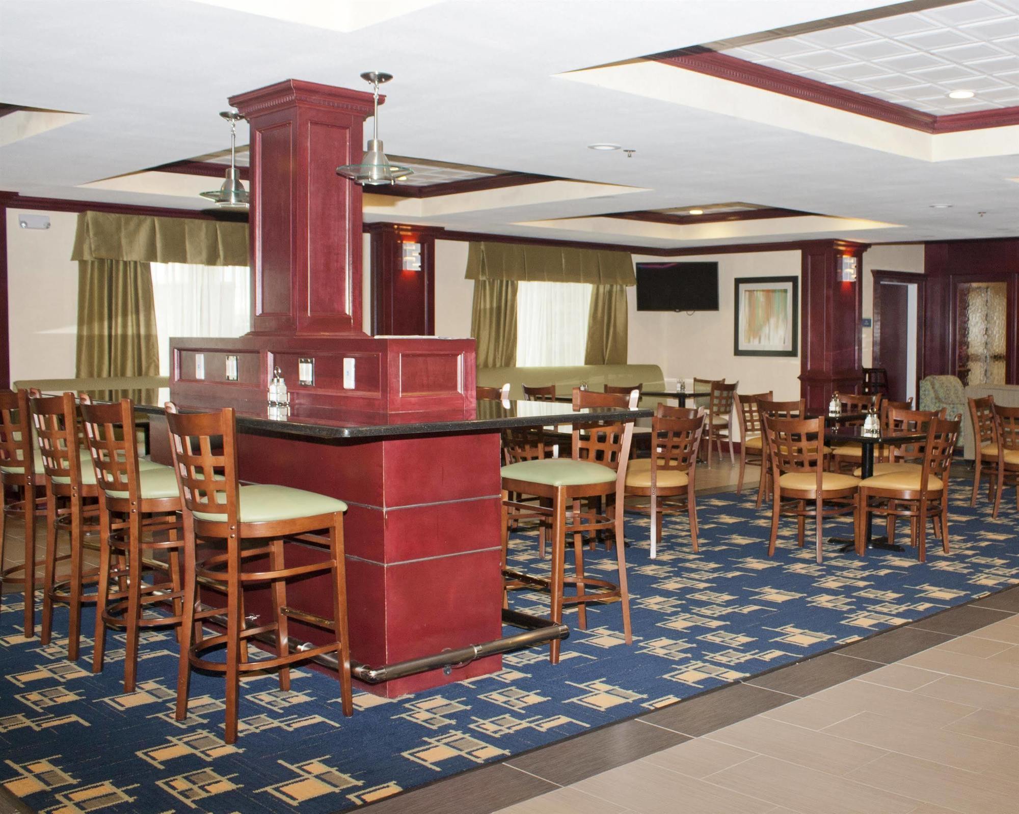Best Western Plus Pratt Екстер'єр фото